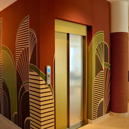 Warm Flat In The Heart Of - Beahost Appartement