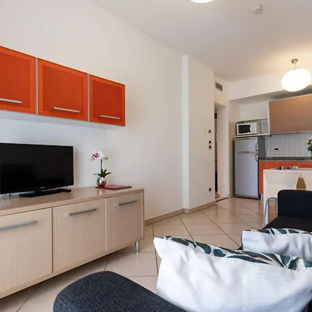 Warm Flat In The Heart Of - Beahost
