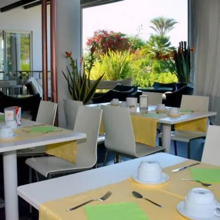 Warm Flat In The Heart Of - Beahost Μπιμπιόνε